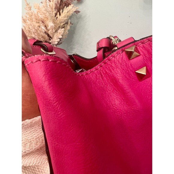 Valentino Garavani Vitello Medium Rockstud Tote in Pink - Picture 8 of 14